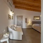Dimoras Boutique Konukevi Olbia