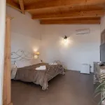 Dimoras Boutique אולביה