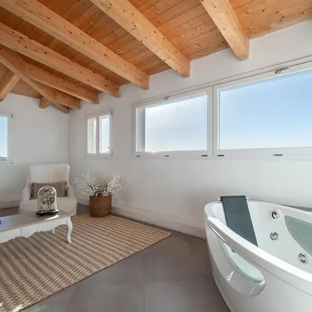 ゲストハウス Dimoras Boutique 4*